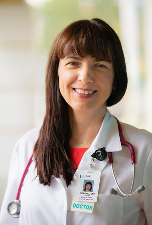 Dr. Claudia V. Perdei